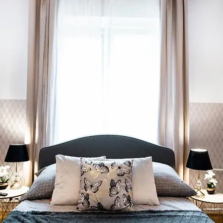 Clicktheflat Royal Route Warecka Varsó