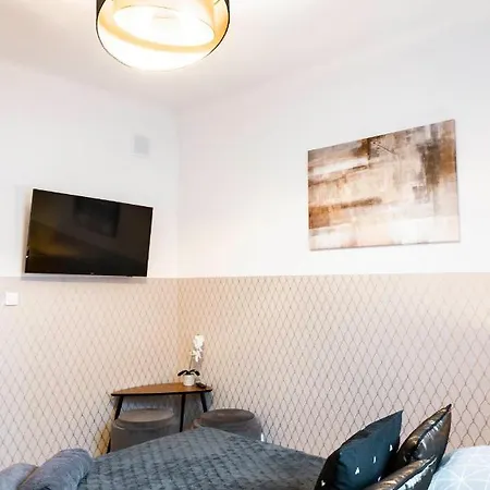 Clicktheflat Royal Route Warecka Hostel