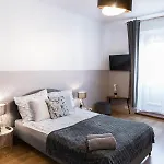 Clicktheflat Royal Route Warecka *
