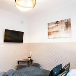 Clicktheflat Royal Route Warecka Hostal