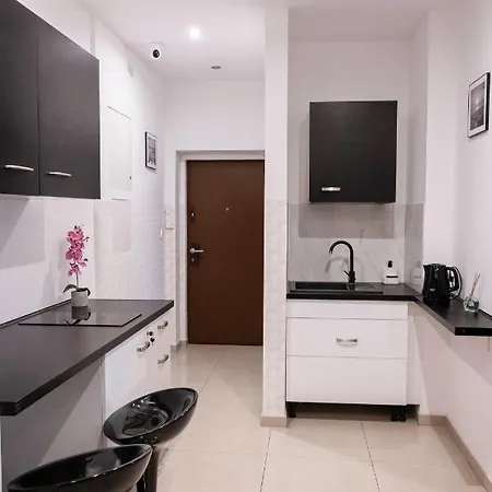 Clicktheflat Royal Route Warecka *