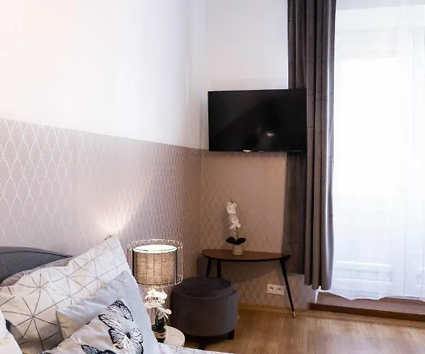 Clicktheflat Royal Route Warecka Hostel Warszawa