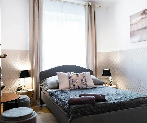 Clicktheflat Royal Route Warecka * Warszawa